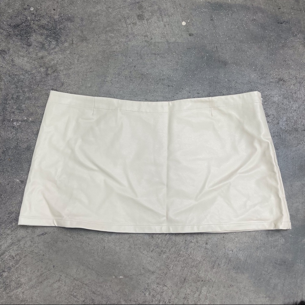 MIAOU Revolve Faux Leather Fig Mini Skirt Large - Picture 2 of 6